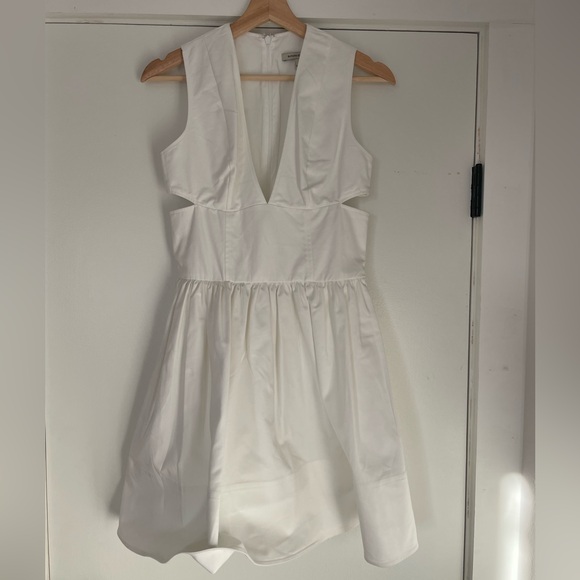 Banana Republic Crisp White Cut Out Mini Dress, Size 2 Excellent Condition - Picture 5 of 6